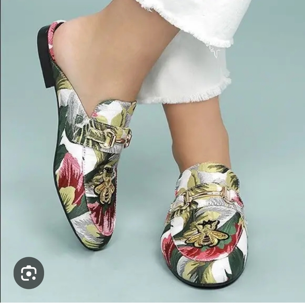 Floral Embroidered Slip-On Mules with Bee Accent - Green/Multicolor